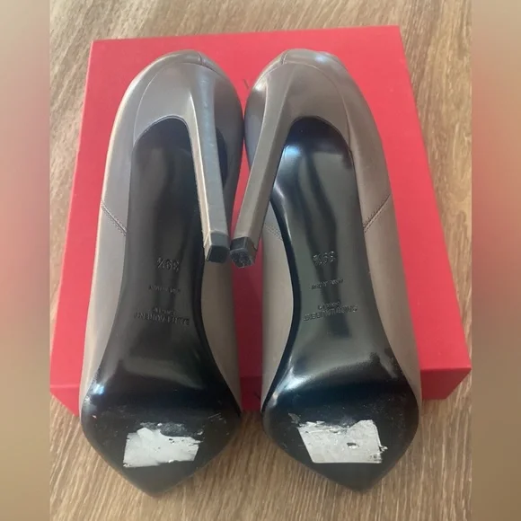 Saint Laurent Leather Ankle Boots 39.5 Authentic - Picture 5 of 10